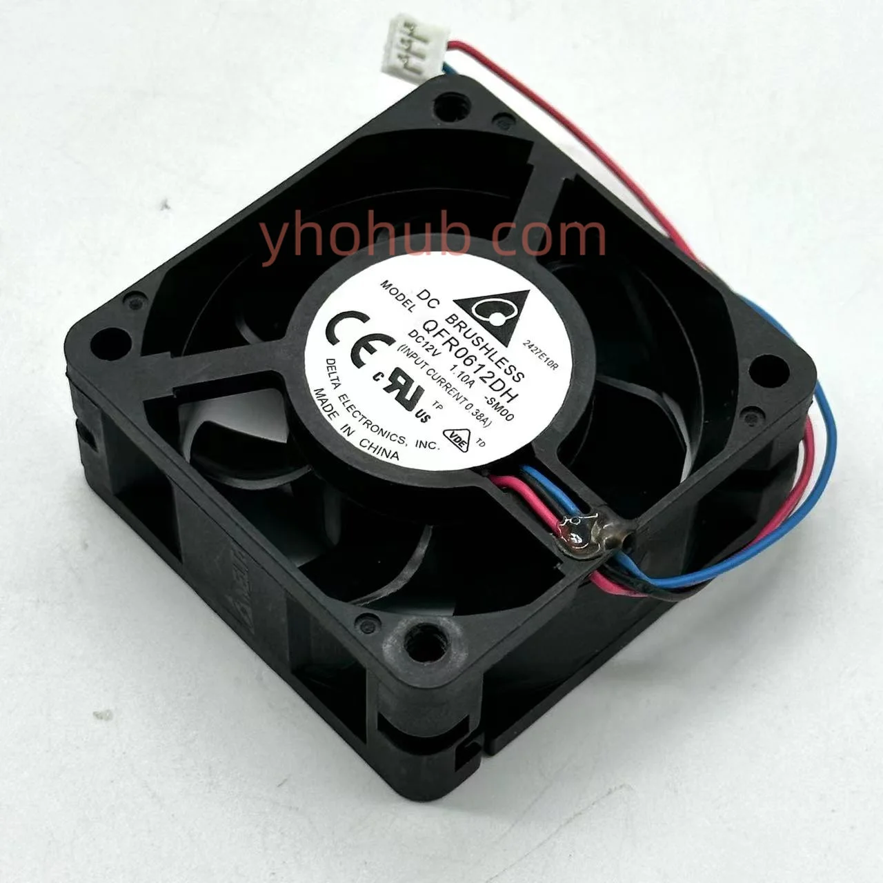 

3-проводной серверный Вентилятор охлаждения Delta Electronics QFR0612DH SM00 DC 12 В 1,10 а 60x60x25 мм