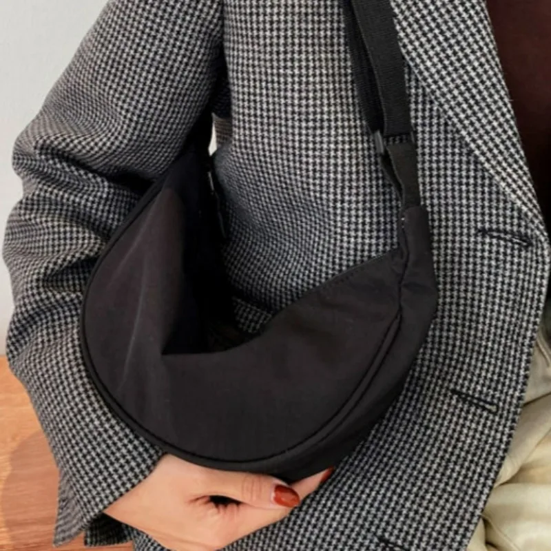 Dumpling Shape Crossbody Bag Women Simple Solid Color Handbag Girls Outdoors Travel Lightweight Portable Nylon Shoulder Bags