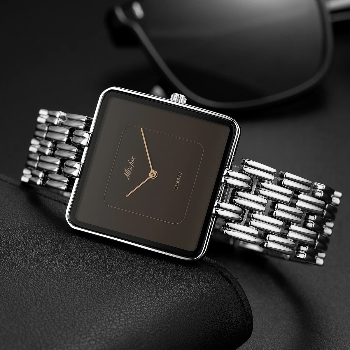

Missfox Men's Watches Minimalist Design Fashion Luxury Unisex Black Curved Dial Quartz Watch For Male Female Relogios Masculino