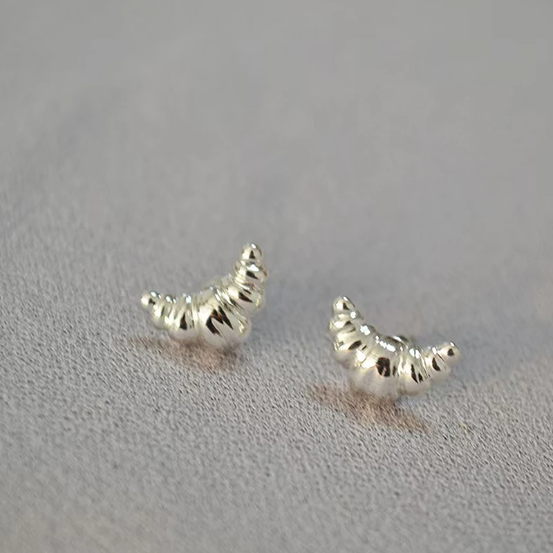 New Mini Croissant Stud Earrings For Women Cute Bread Earrings Classic Fine Jewelry Gift 3