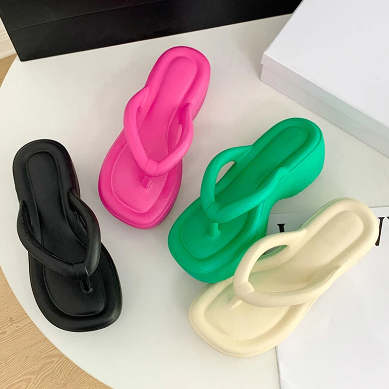 

Summer Flip Flops Slippers Outdoor Beach Sandals Soft EVA Slippers Fashion Thick Bottom Women Summer Beach Flip Flops Sandals