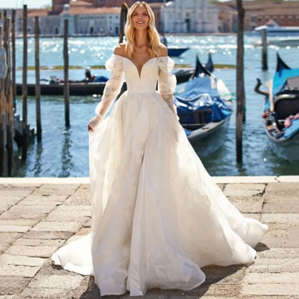 

2023 Off The Shoulder Wedding Dress Sweetheart Appliques Side Slit Bridal Buffy Gown Lace Up Back Sweep Train Robe De Mariee