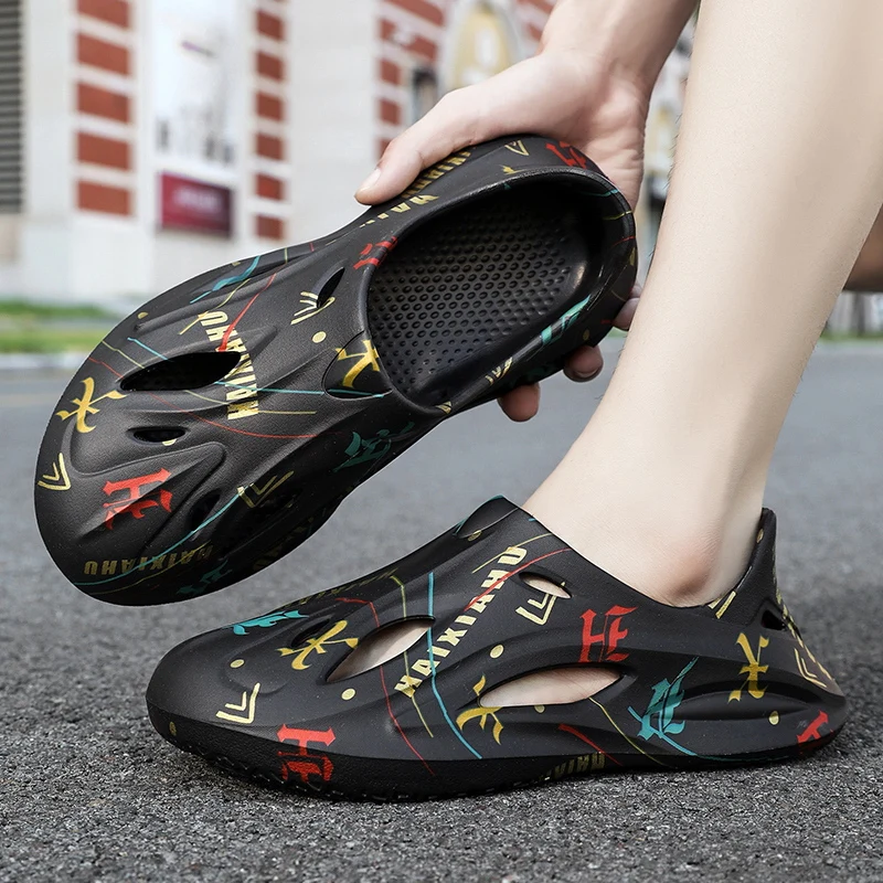 New Mens Fashion Summer Sandals Ultra Soft EVA Clogs for Men Breathable Garden Shoes Wading Beach Shoes Casual Printed Sandal summer sandals