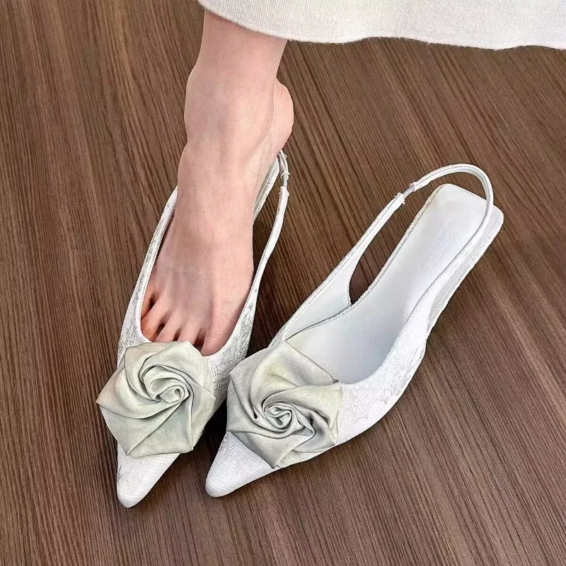 صنادل نسائية صيفية جديدة موديل 2025 ذات طباعة مدبب...