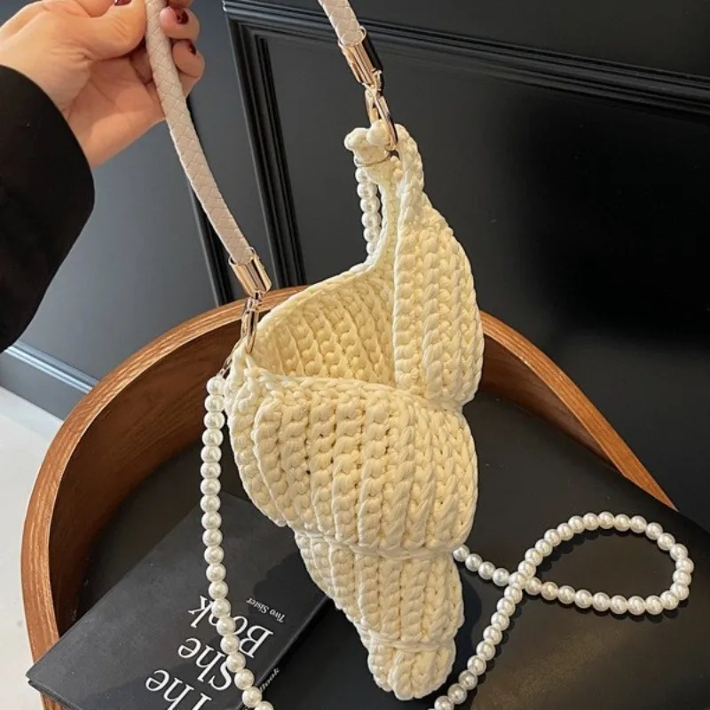 Creative Conch Shaped Crochet Women Shoulder Bags Funny Cute Pearls Chain Shell Crossbody Bag Handmade Novelty Small Purses