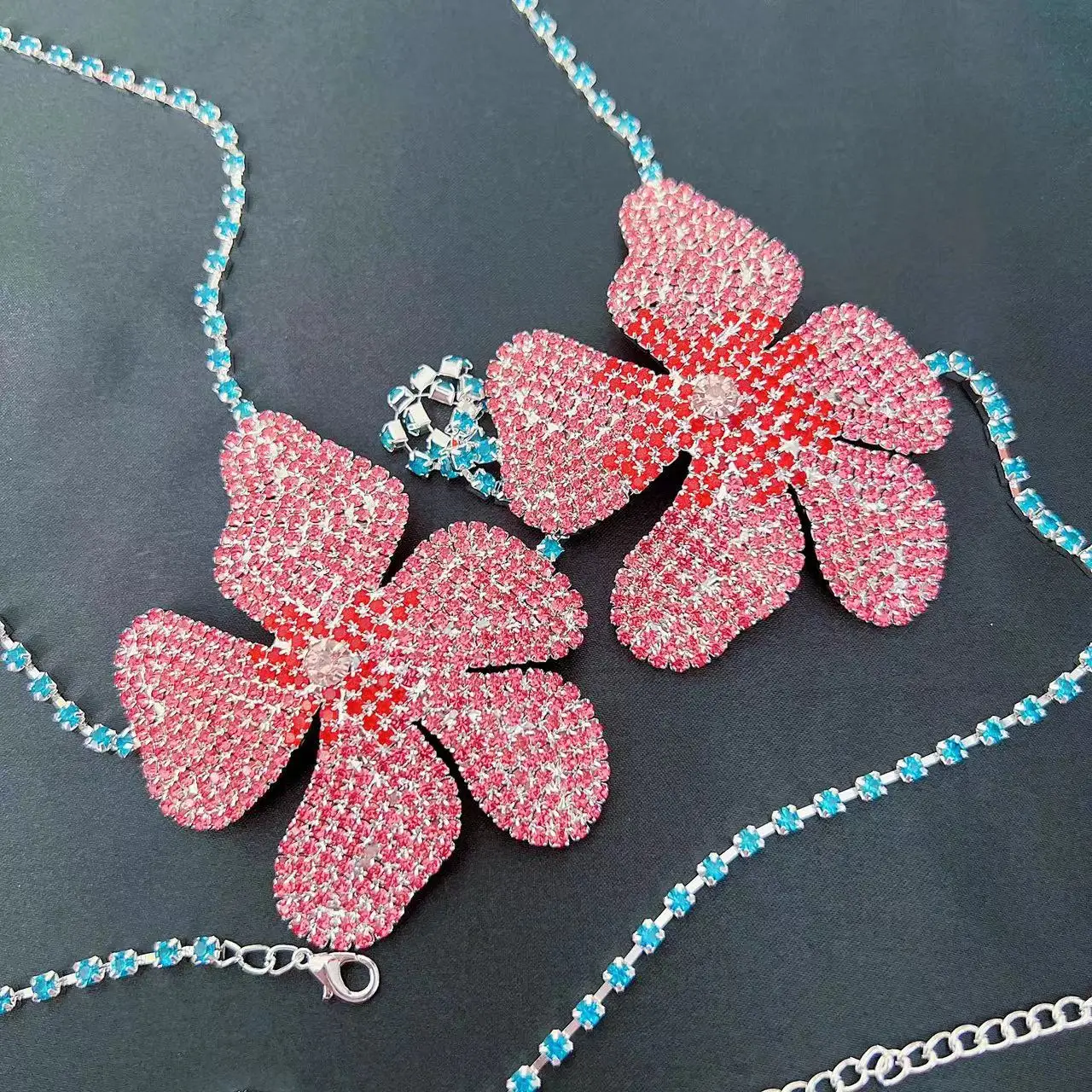 Hot selling new fashion sexy nightclub Rhinestone body chain flower bikini crystal sling color chest chain underwear accessories