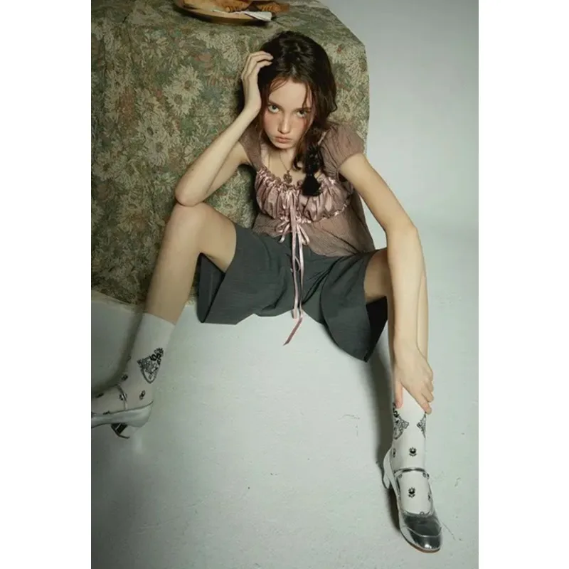 Рисунок 4 - QWEEK Y2k, винтажная прозрачная блузка на шнуровке