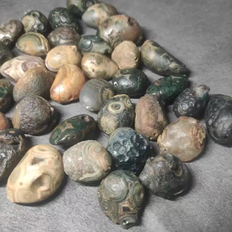 

10pcs/lot Rare Cosmic Energy Crystal Wonderful Red Green Yellow God Prophet Earth God Eyes Raw Stone Ribs precious jewelry gem