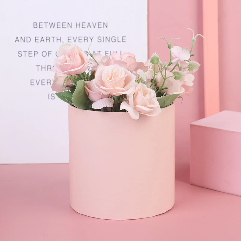 Gift Boxes 12*12cm Round Flower Paper Boxes Lid Hug Bucket Florist Gift Packaging Box Portable Gift Candy Bar Boxes Party Wedding Supply