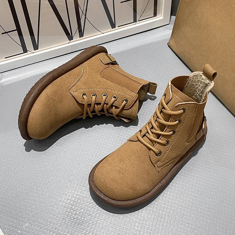Spring and Autumn Fashionable Leather Boots for Women and Men, Outdoor Casual Martin Boots, Trendy Design Mid-calf Boots
