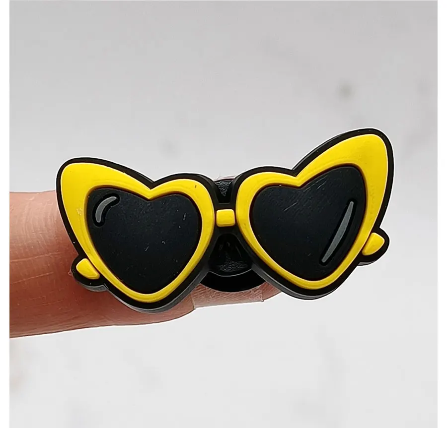Dropshipping 1Pcs PVC Shoe Buckle Accessories Funny DIY Happy Holidays Shoes Decoration Jibz For Crocs Charms Kids Party Gift Dropshipping 1Pcs PVC Shoe Buckle Accessories Funny DIY Happy Holidays Shoes Decoration Jibz For Crocs Charms Kids Party Gift