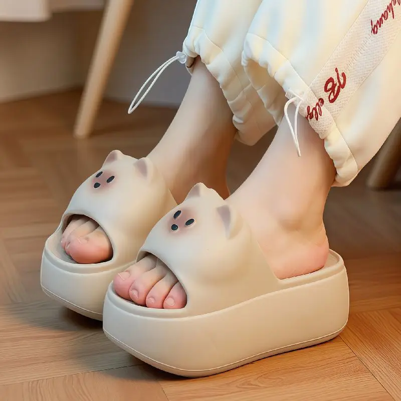 2026 Neue klobige Plateau-Katzenhausschuhe, leichte, rutschfeste, dicke Sohle, EVA-Cloud-Hausschuhe, flache Schuhe mit Absatzerhöhung für Mädchen – Detail 3