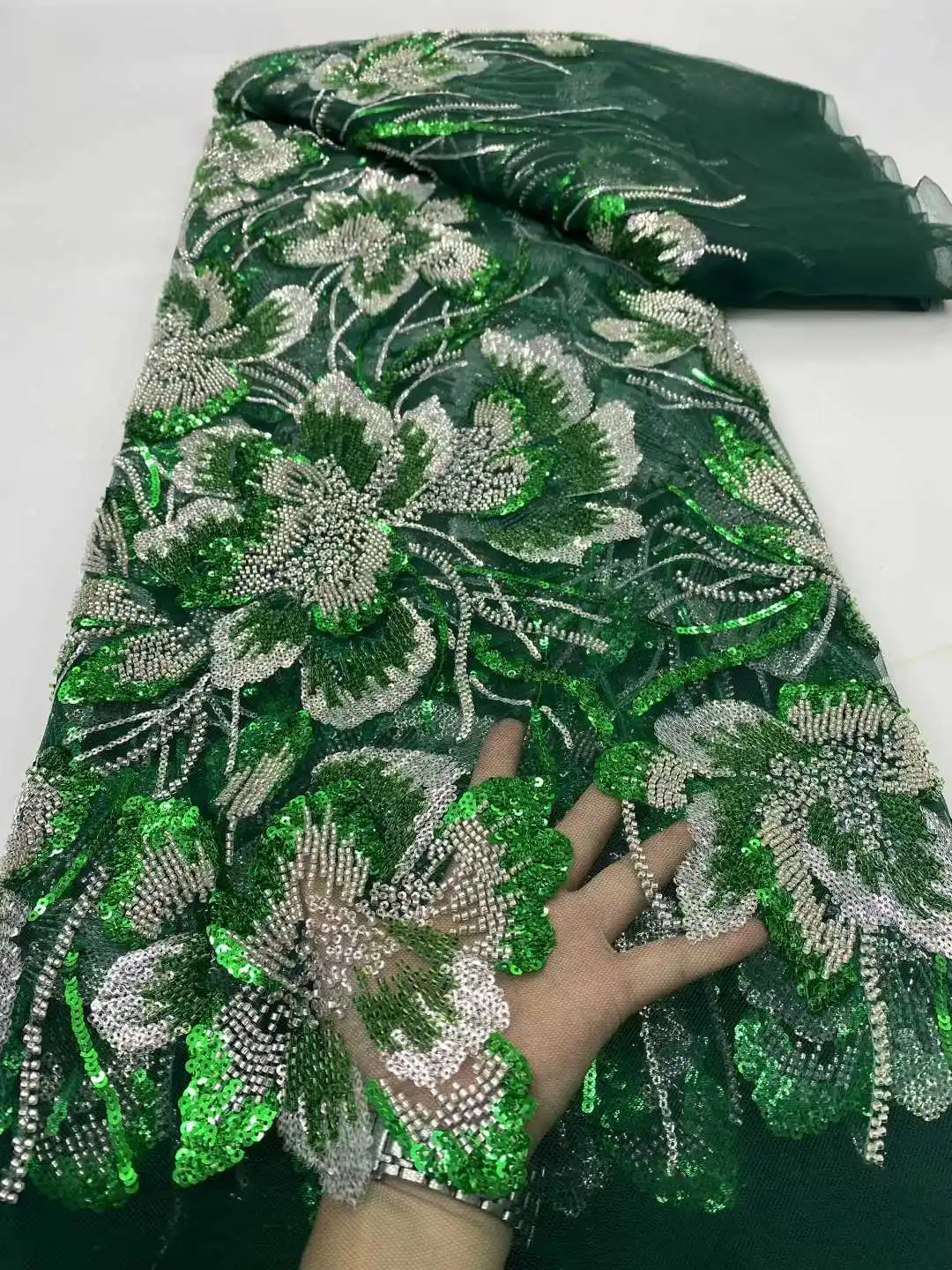 Fashion African Nigerian 2025 Beaded Emboridery Lace High-End Luxury French Sequin Net Lace Fabric For Wedding Party Dress Women
