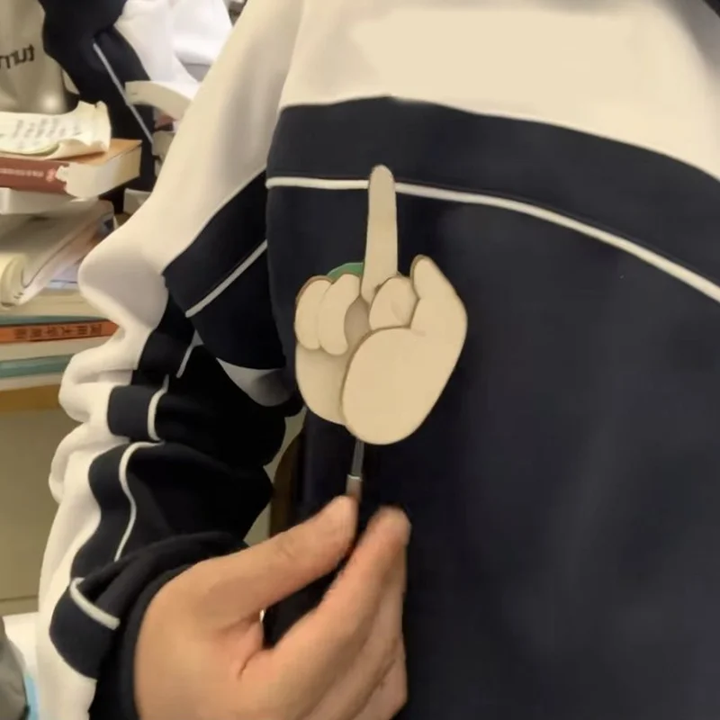 

Забавная деревянная брошь на палец, булавка на средний палец для украшения, креативная раскладная булавка на средний палец, уникальный подарок для друзей