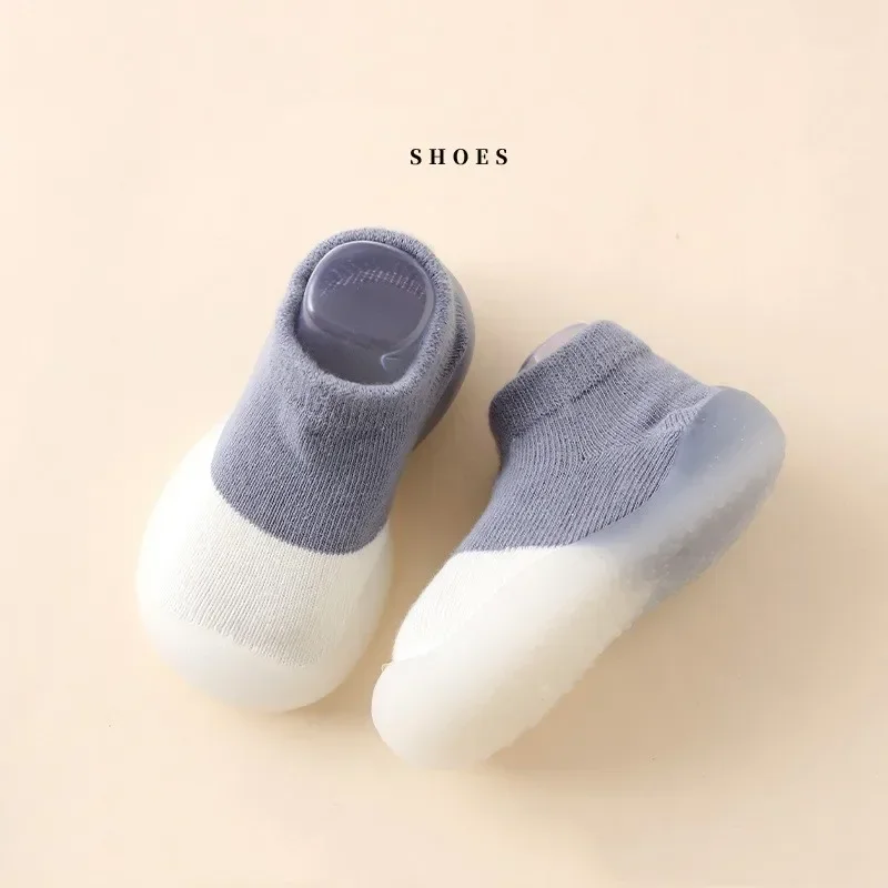  양말 신발  색상 일치 귀여운 어린이 소년 신발 인형 부드러운 밑창 어린이 바닥 운동화 비비  소녀 첫 워커
