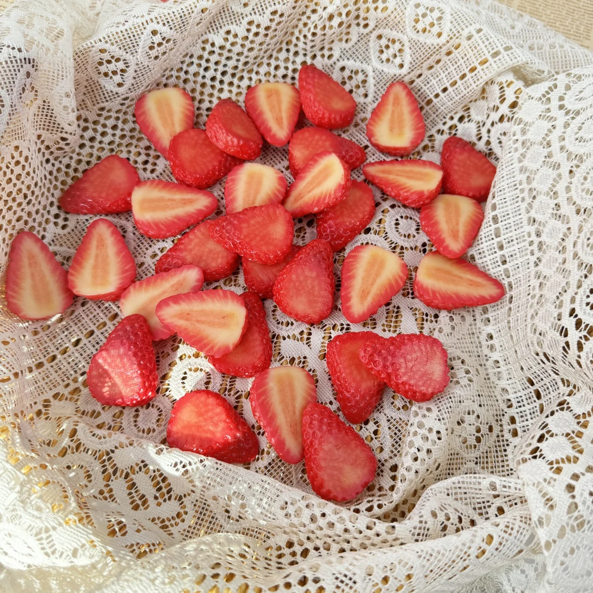 Simulated Food Strawberry Props Artificial Fake Fruit Slices To Decorate Fake Models in Fruit Shops