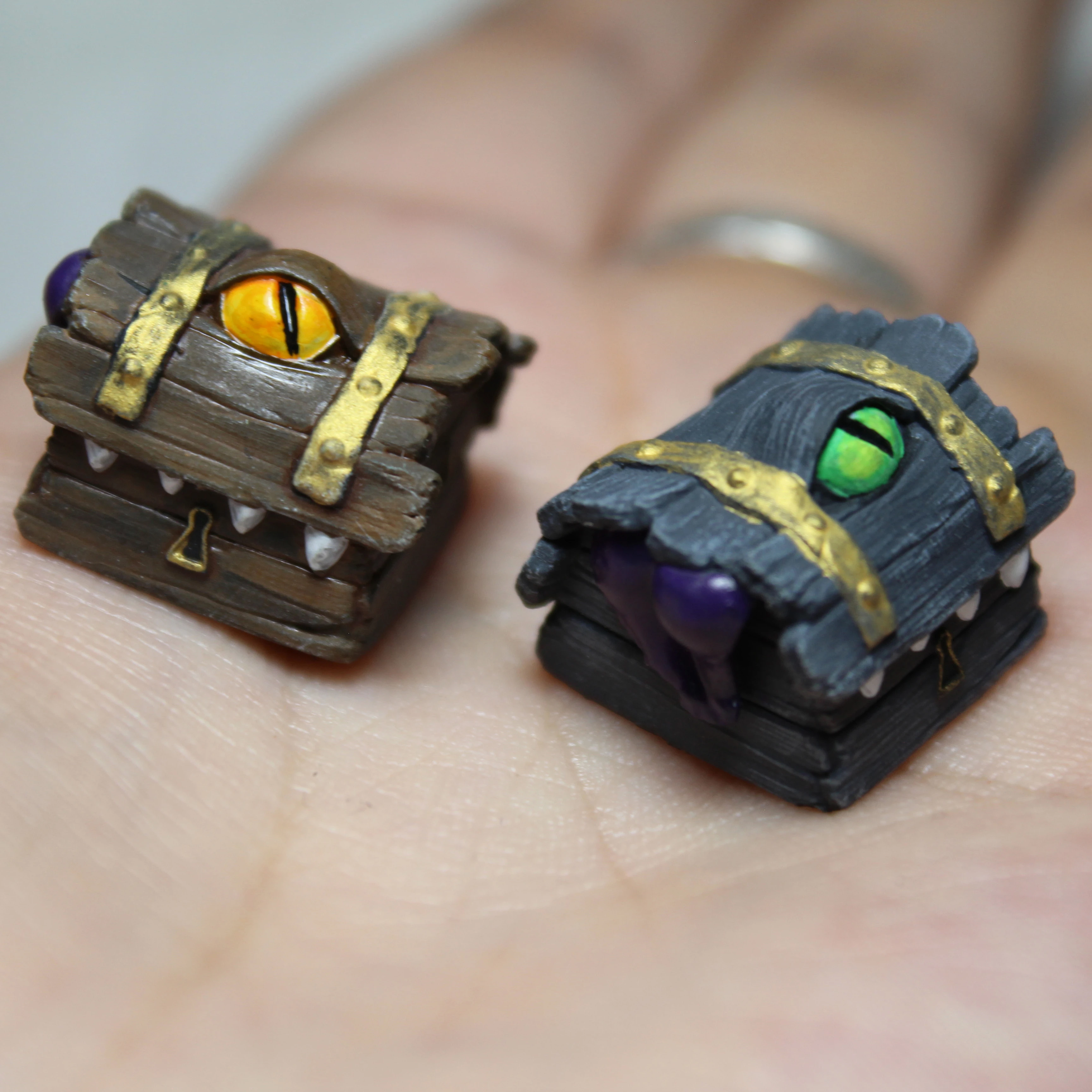 

3D Printing Handmade Resin Customized Monster Treasure Box Keycap DIY Custom Cross Axis R4 ESC Game Mechanical Keyboard Keycap