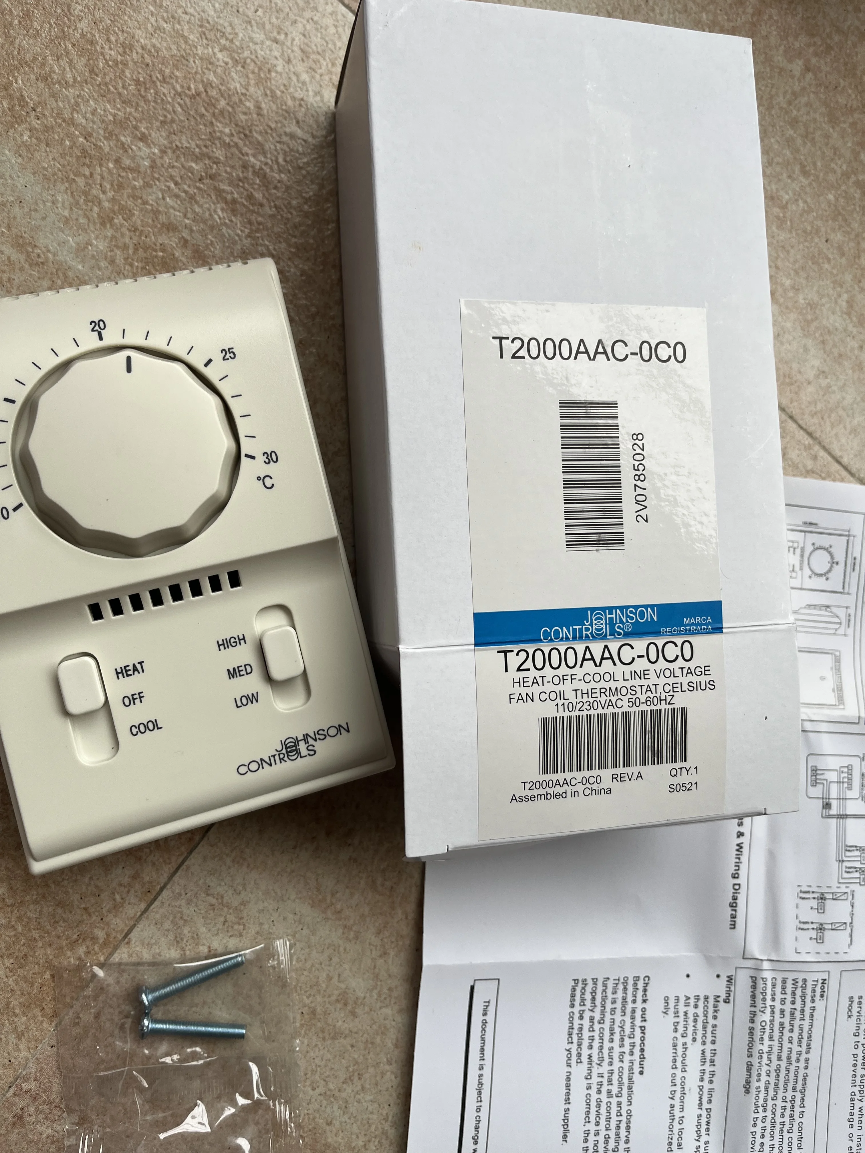 Johnson control thermostat temperature controlled switch t2000aac0c0