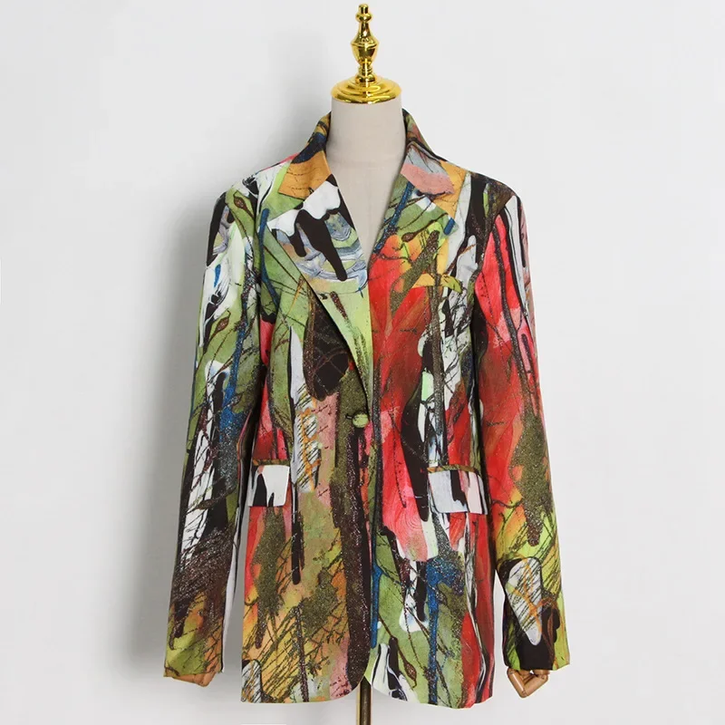 Рисунок 6 - Женский офисный костюм с воротником-стойкой