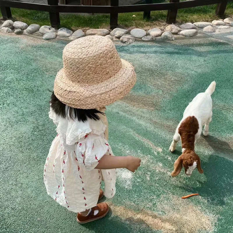 Children Hand-knitted Raffia Retro Flat Top Sun Hats Girls and Boys Summer Travel Sunscreen Vacation Straw Hat with Lacing straw hat outdoor sun hat baby sun hat