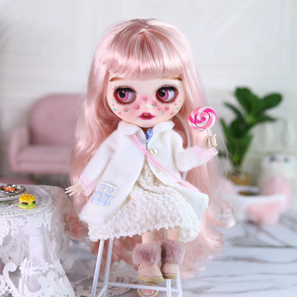 Clarabelle – Premium Custom Neo Blythe Doll with Pink Hair, White Skin & Matte Smiling Face 5