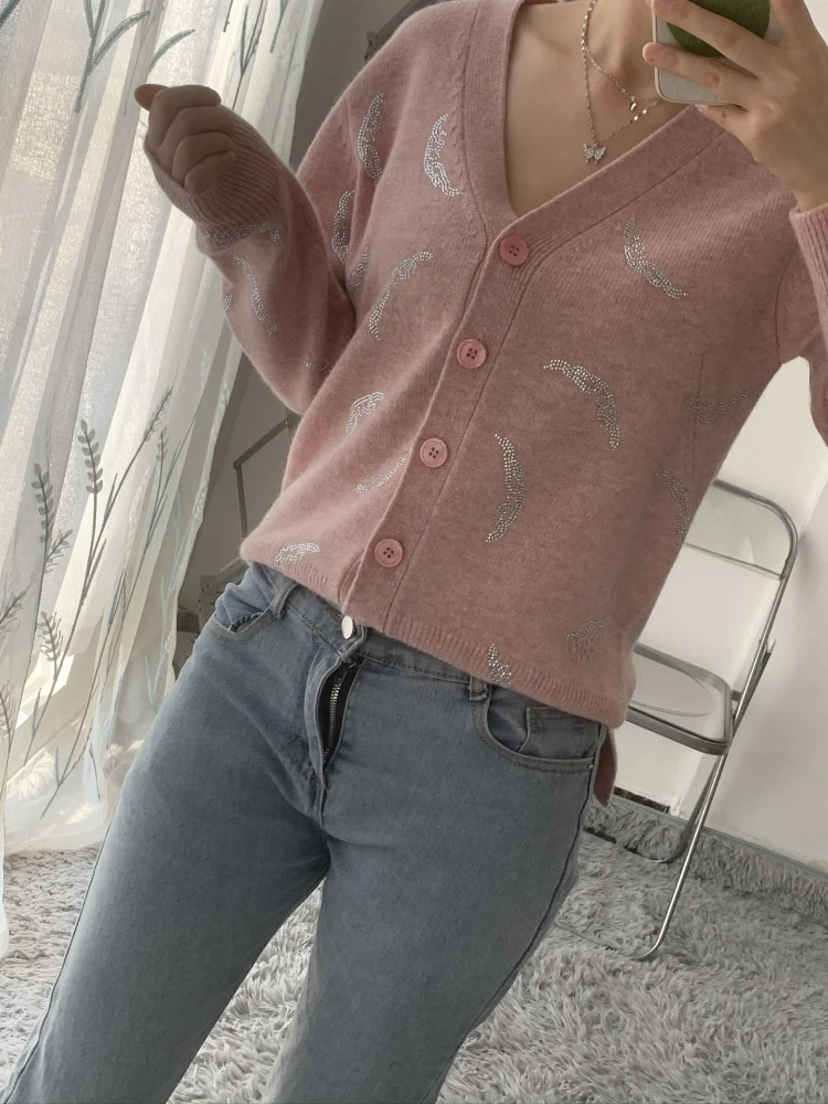 

Autumn and Winter New Style V-neck Rhinestone Decorated Short Front and Long Back Cashmere Loose Knitted Cardigan Women Jacket