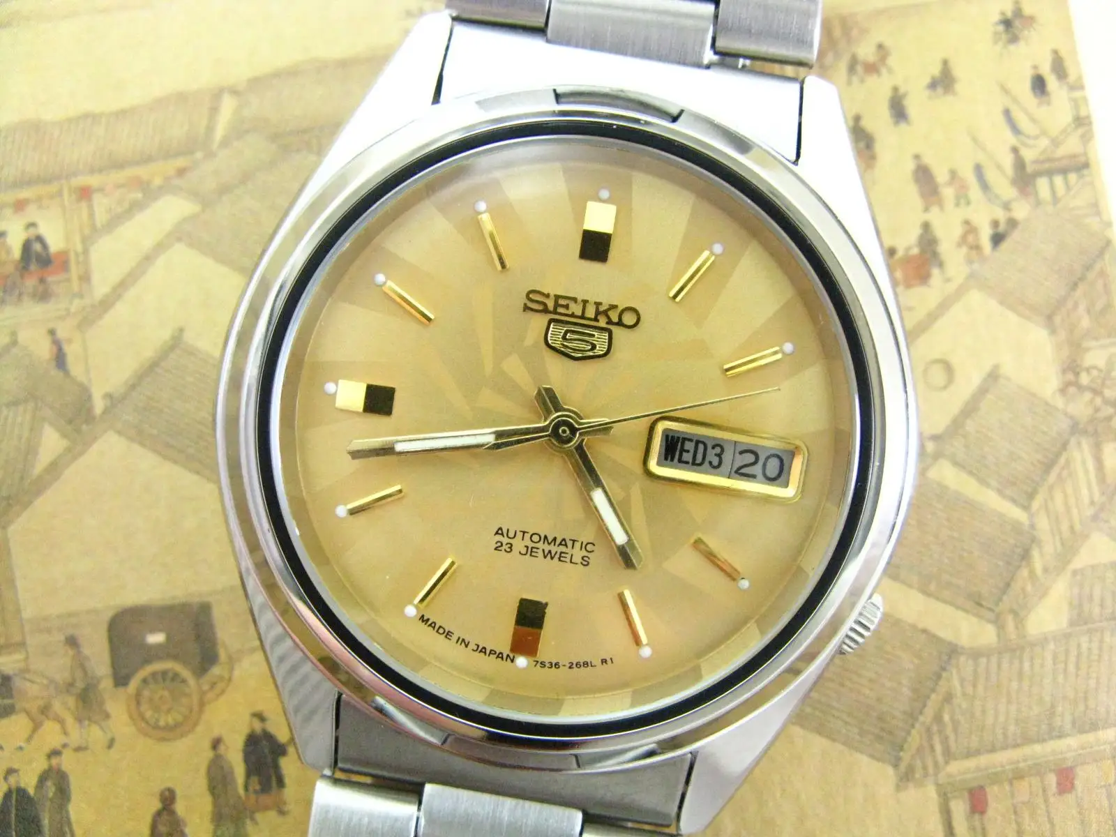 Orologio Da Uomo Con Doppio Calendario Automatico Con Quadrante Vortex Giallo (Made In Japan)Seiko 5