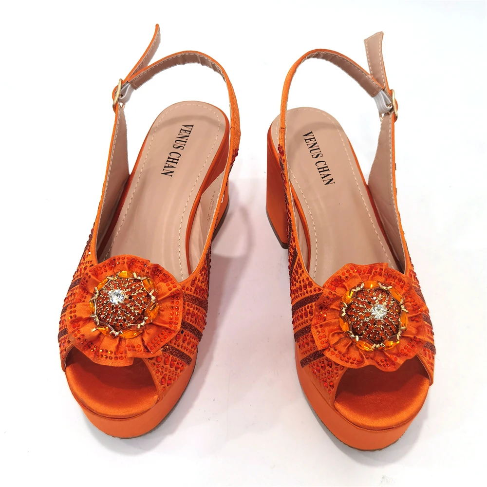 New Arrival Fashion Style Platform High Heels Handle Bag Anklet Design Medium Heel Ladies Shoes Suitable for Wedding Party