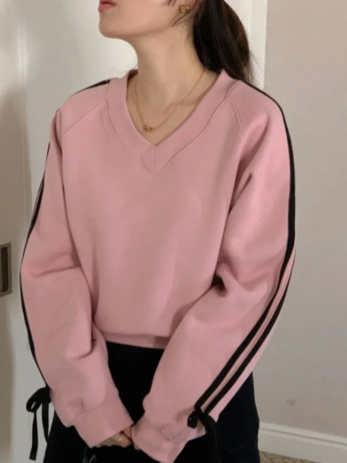 Sweet Korean Sle V-ne Sweatirt Women's Faionable Loose Design Winter Top with Bow Tie Bunting Long Sve Crew Ne