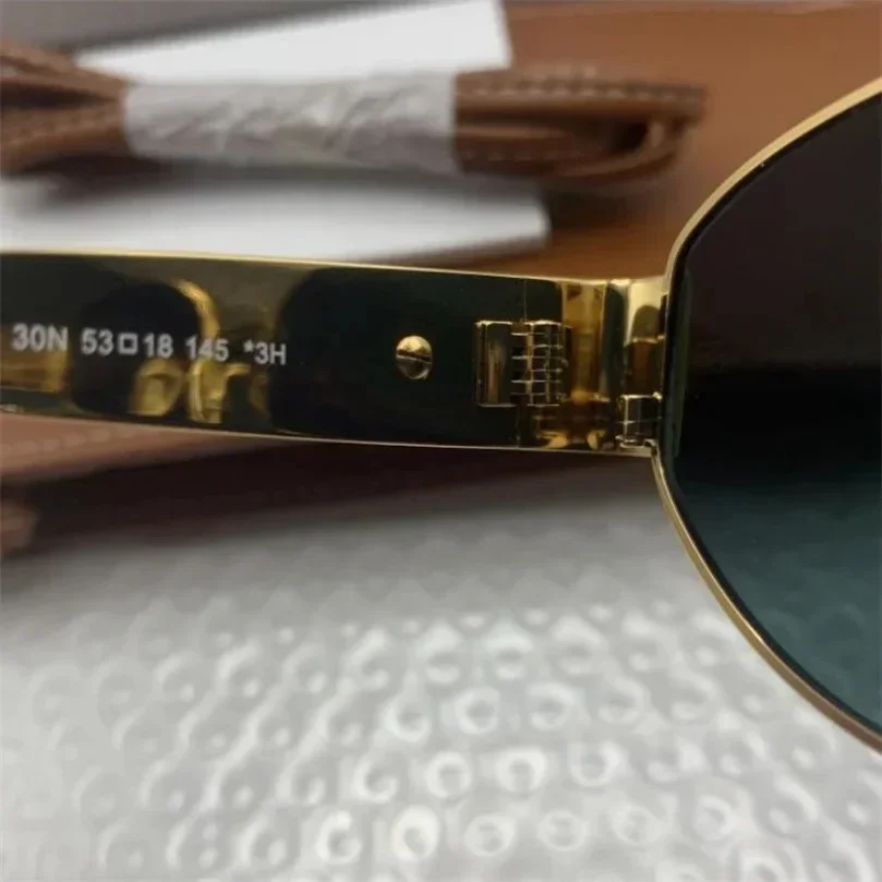 Рисунок 5 - Женские солнцезащитные очки в Овальной