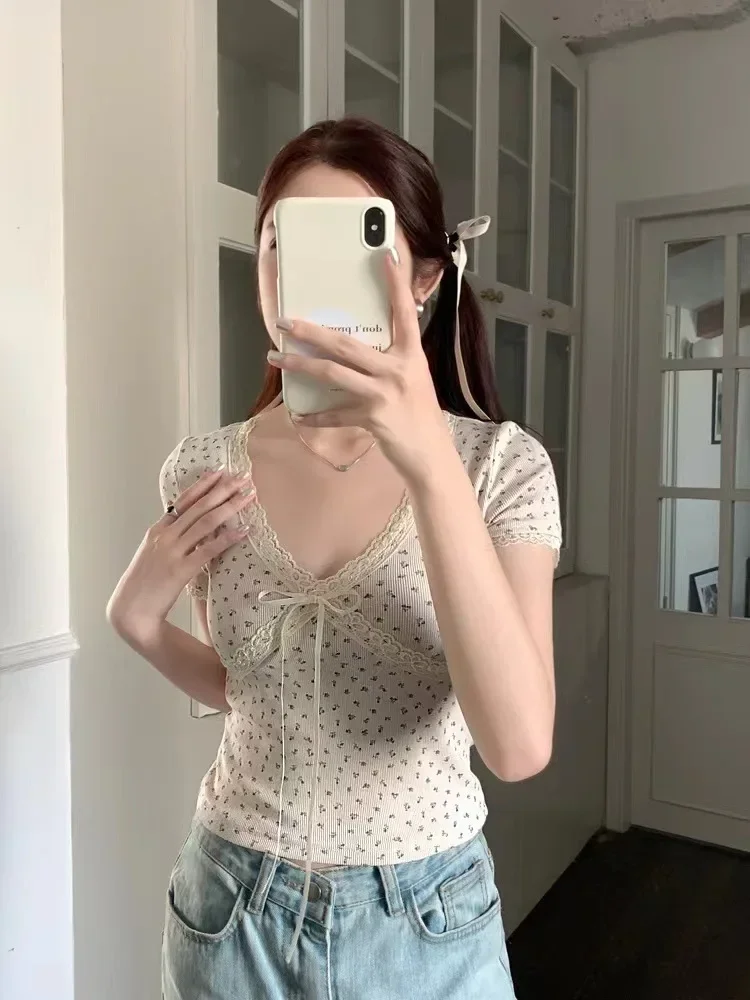 Women's Vintage Lace Bow Crop T-Shirt
