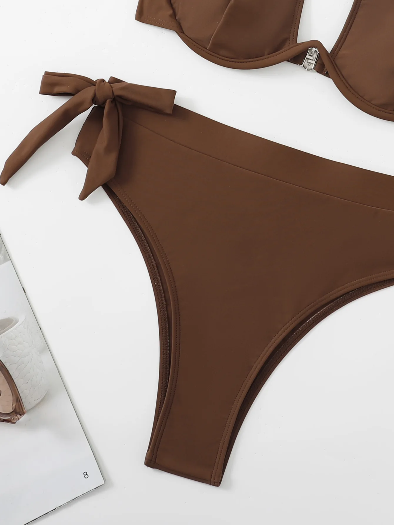 Рисунок 6 - Женский купальник с чашками пуш-ап