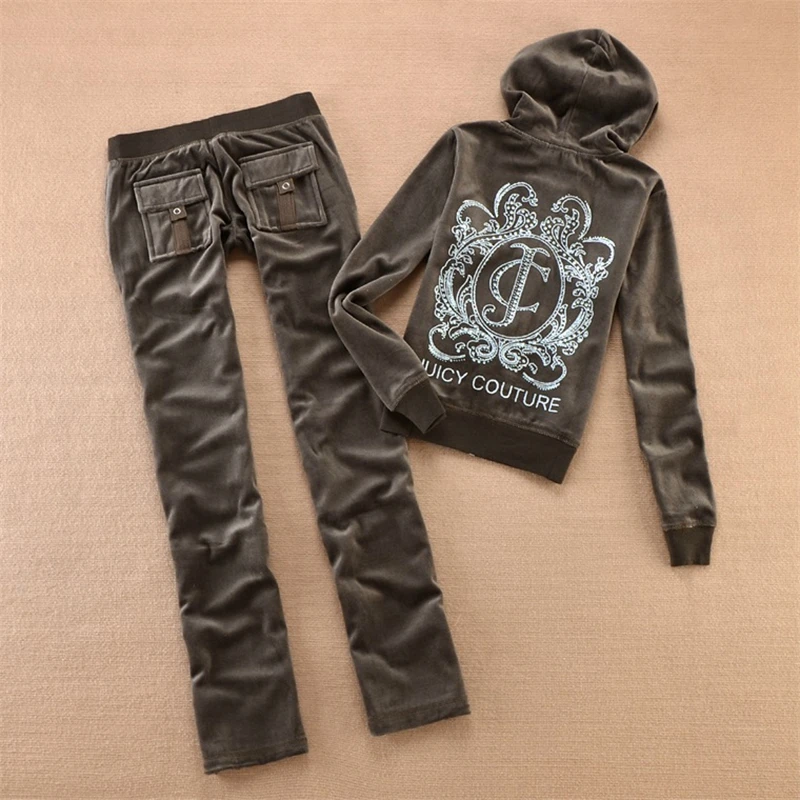 Рисунок 4 - Женский Бархатный спортивный костюм