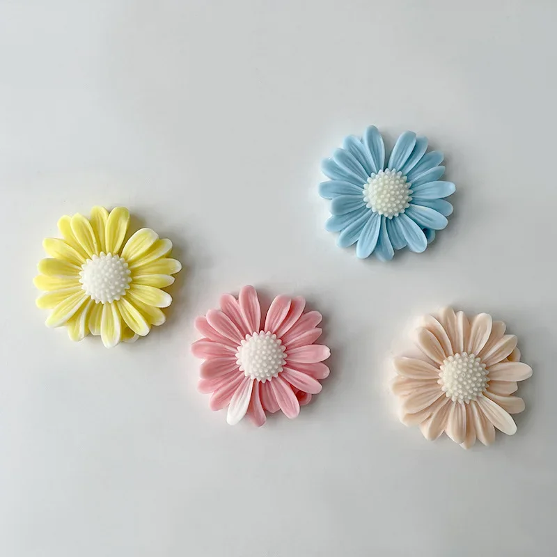 Description Picture 6 of item2024 New Daisy Scented Daisy Silicone Candle Mold Aromatherapy Soap Mold for Candle Making Kit DIY Flower Handmade Candle Mold