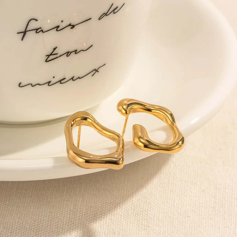 Stainless Steel Minimalist Hollow Geometrice Stud Earrings for Women 18K Gold Plated Hoops Huggie Earring Retro Chic Ear Jewelry