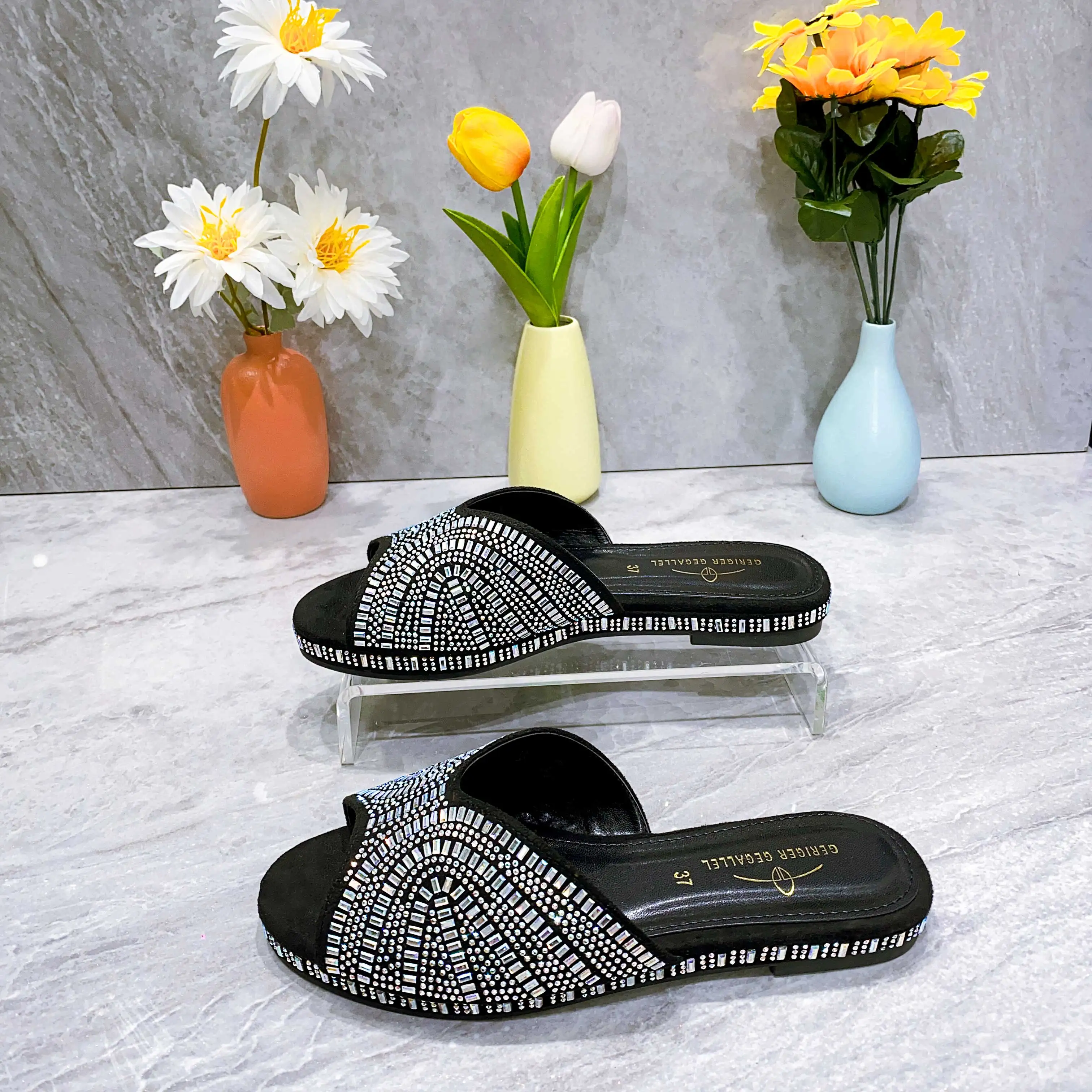 Fashionable Luxury Top Italian Designers 2023 Party Bright Diamond Uppers Summer Party Women's Shoes With Flat Shoes  Nigeria