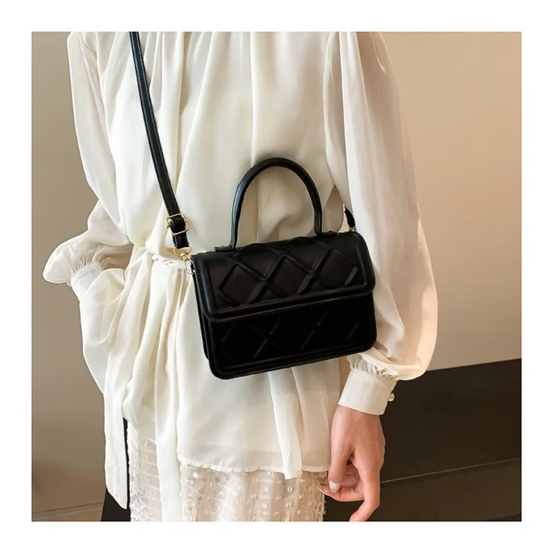 2024 Summer New Solid Color Shoulder Bag Design Fashion Simple Handheld Shoulder Crossbody Small Square Bag Trendy