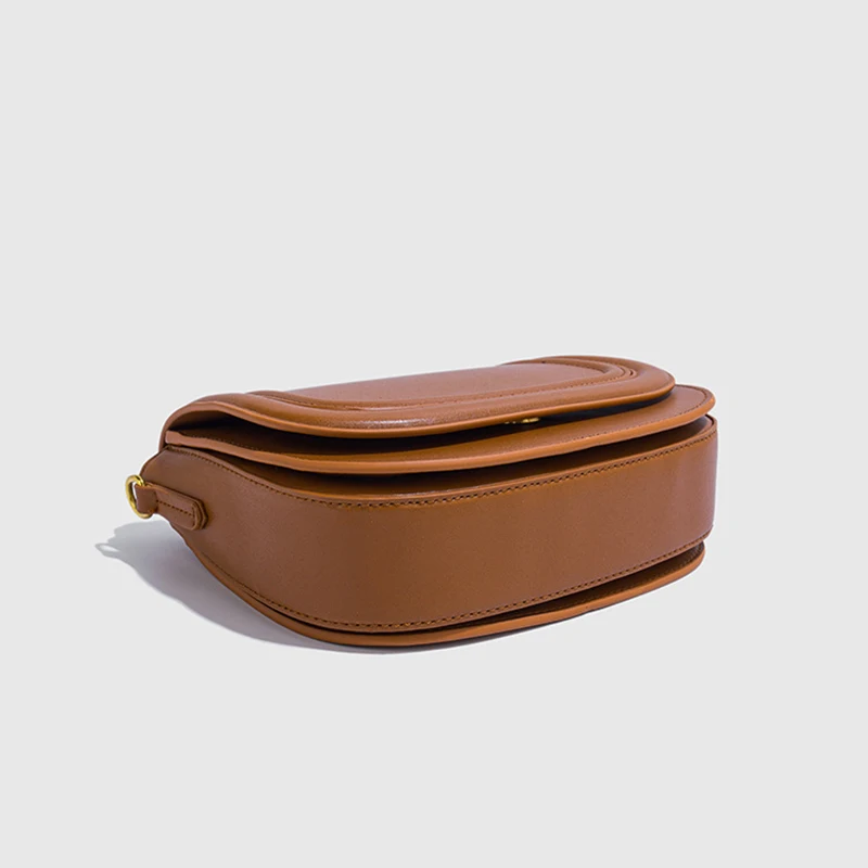 حقيبة نسائية بحزام كتف عريض