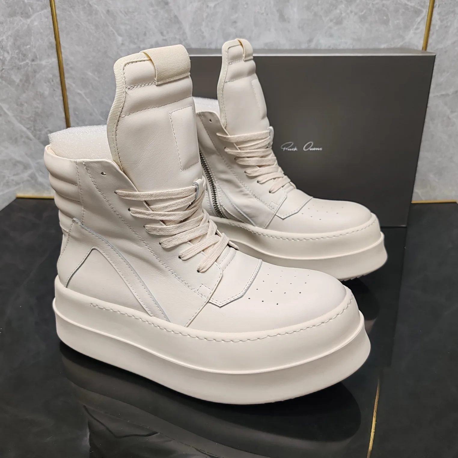 Leather Boots Men's Thick-soled Inverted Triangular All-white Increase Students' High Street Lovers'