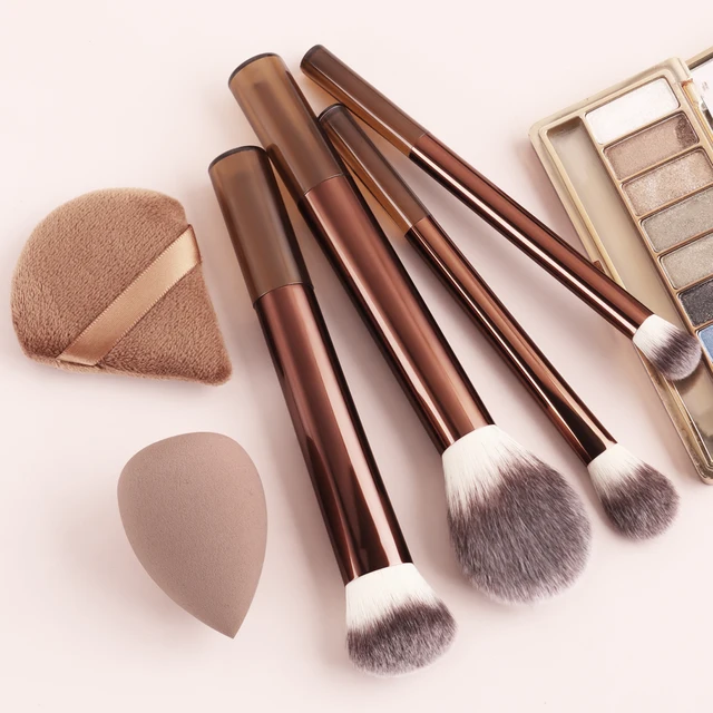 Set of 6 Professional Makeup Sponges and Puffs – Perfect and Natural Finish