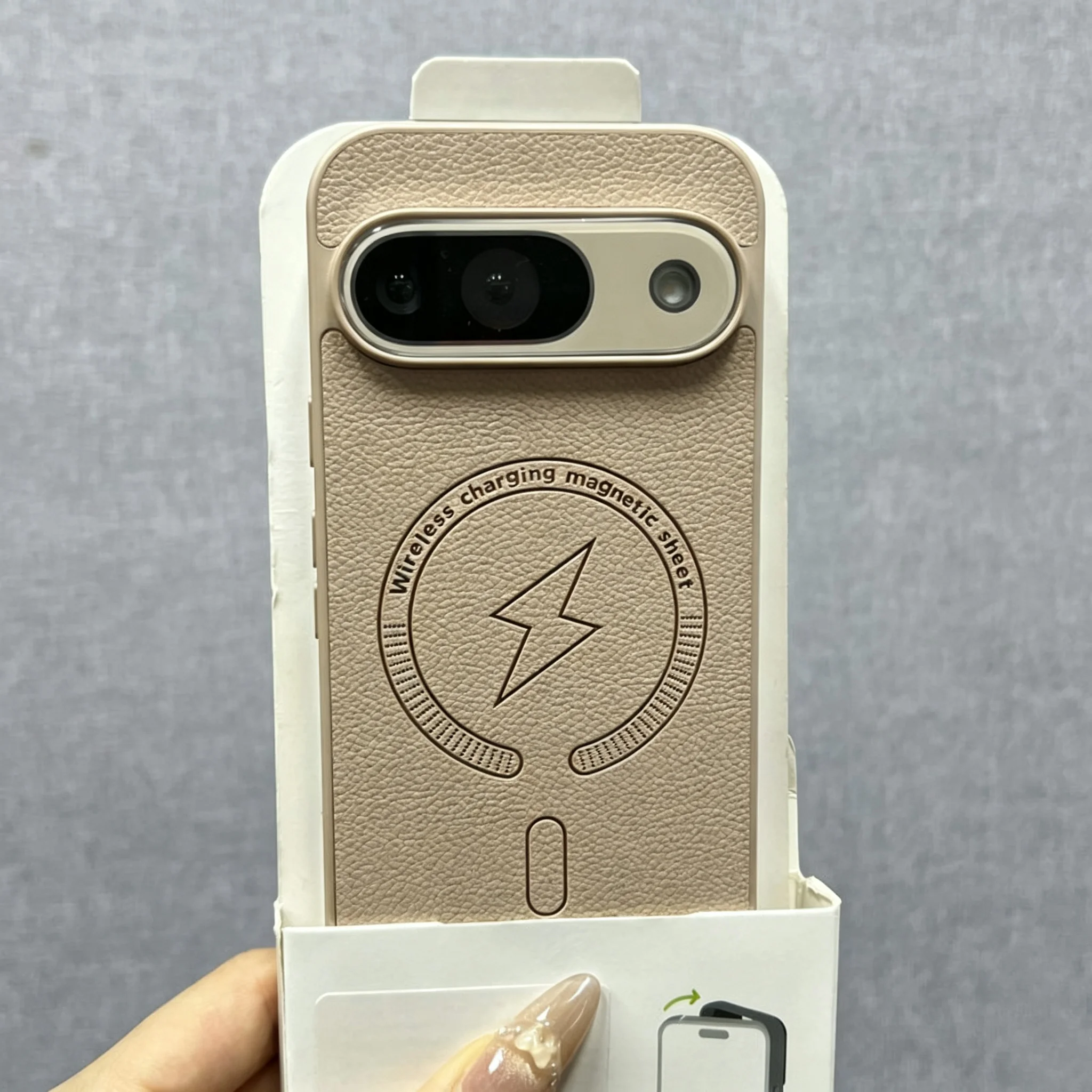 Luxury Retro Hard Leather Pattern Plating Magnetic Phone Case with Magsafe Charging Compatibility