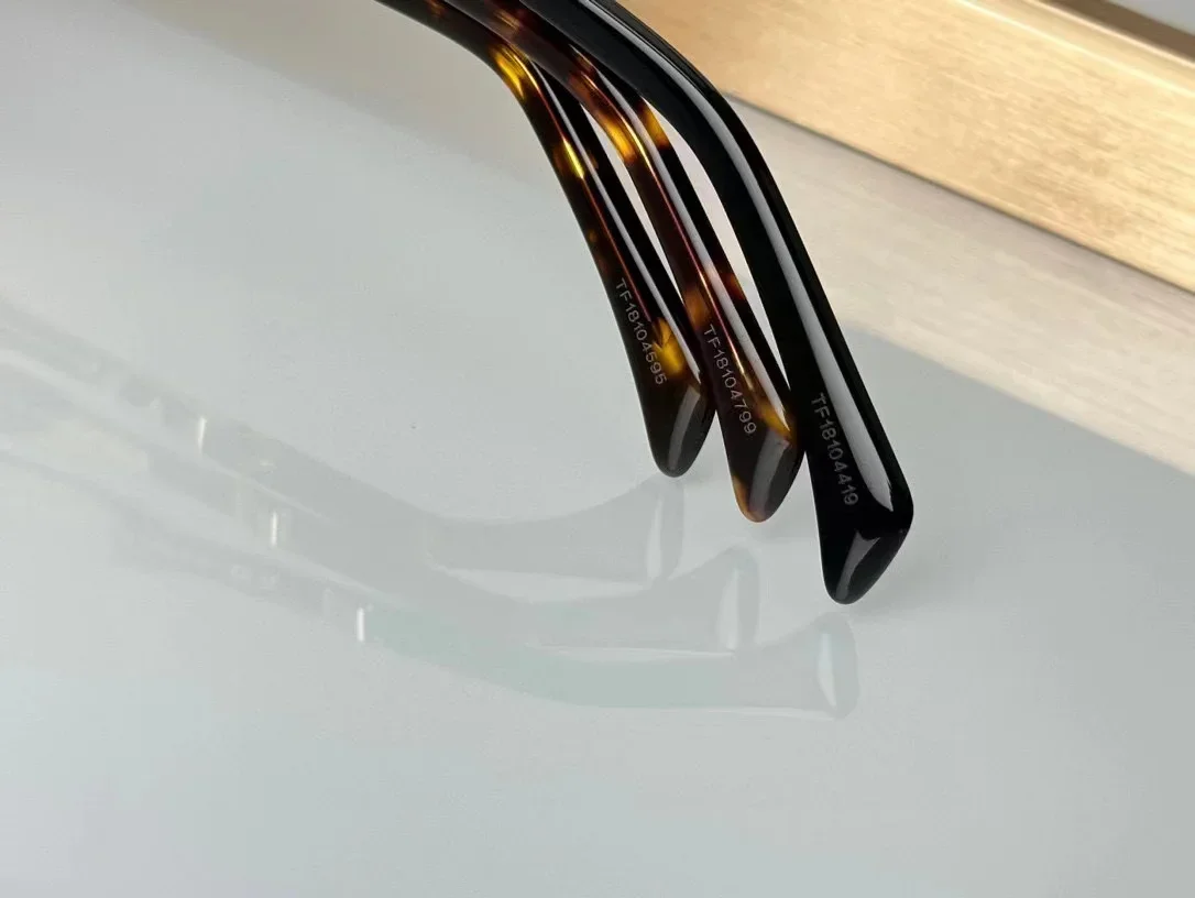 Рисунок 6 - Женские солнцезащитные очки в Овальной