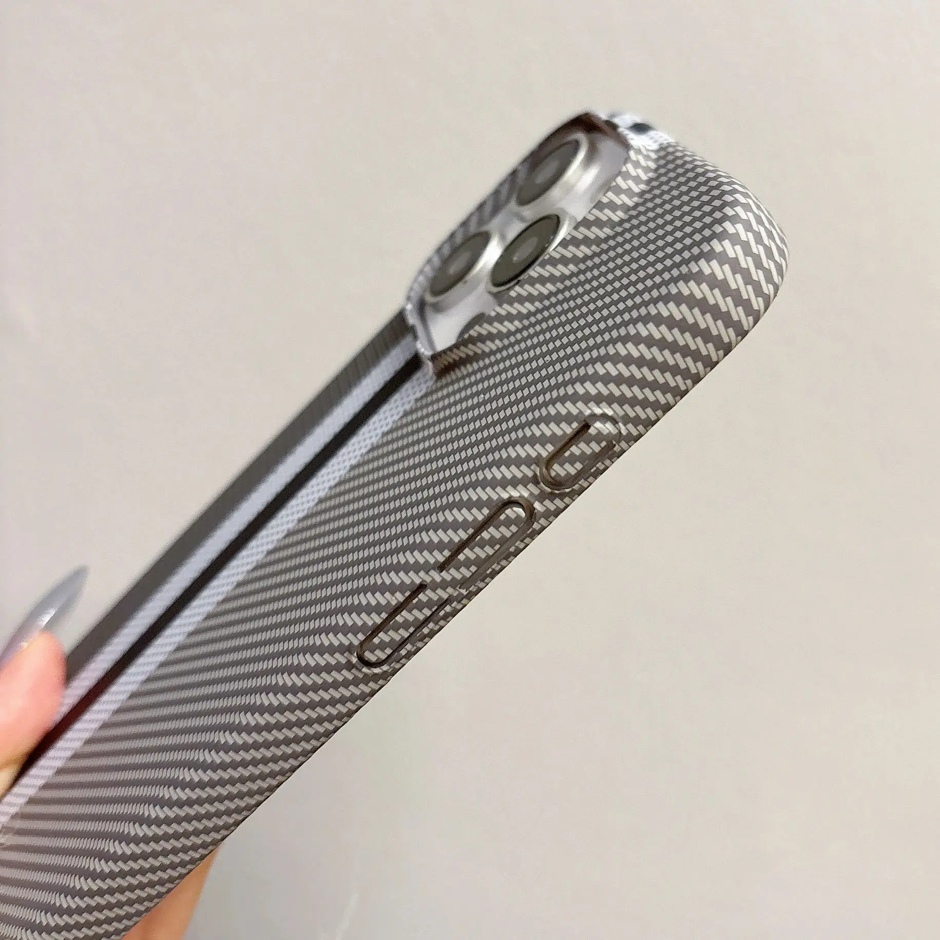 Sleek Carbon Fiber Texture Matte Shockproof Bumper Case - Slim Hard Back Cover