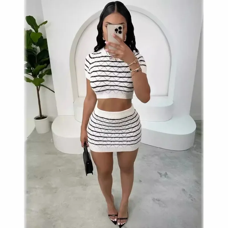 Рисунок 3 - Женский трикотажный комплект из двух предметов