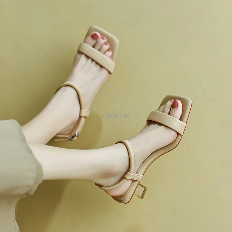

2023 New Elegant Buckle Ladies Dress Shoes Sheepskin Slingbacks Sandals Woman Thick Med Heels Sandals