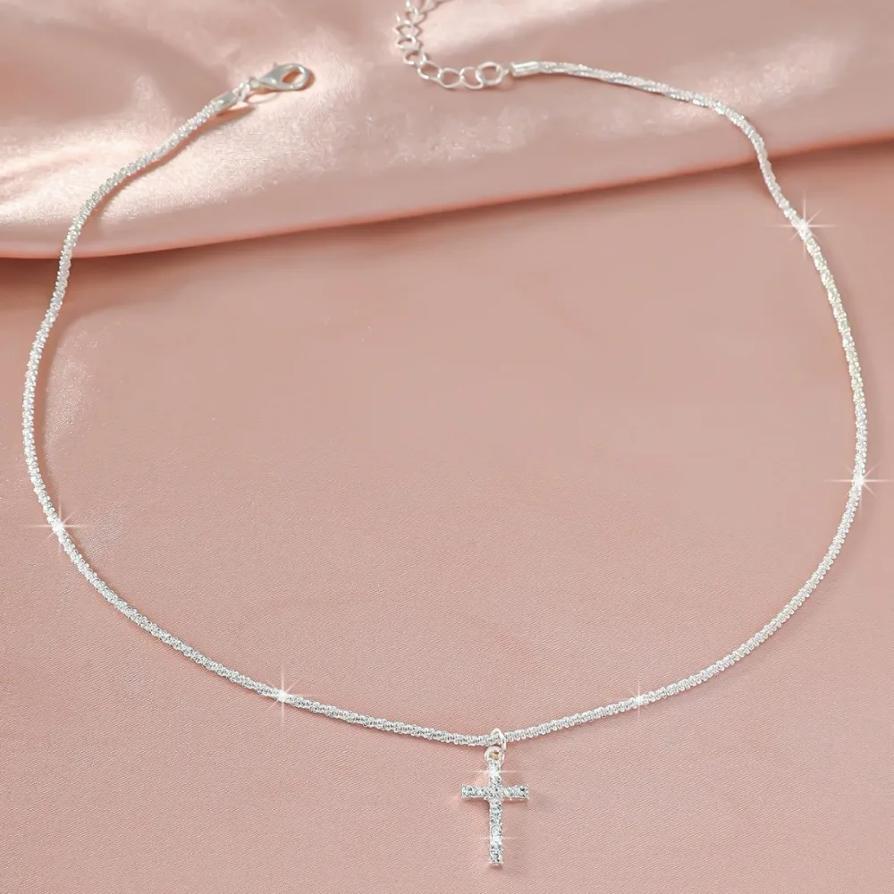 Vintage Luxury Shimmering Cross Pendant Necklace Designe Luxurious Jewelry Women Fashionable Party Gift
