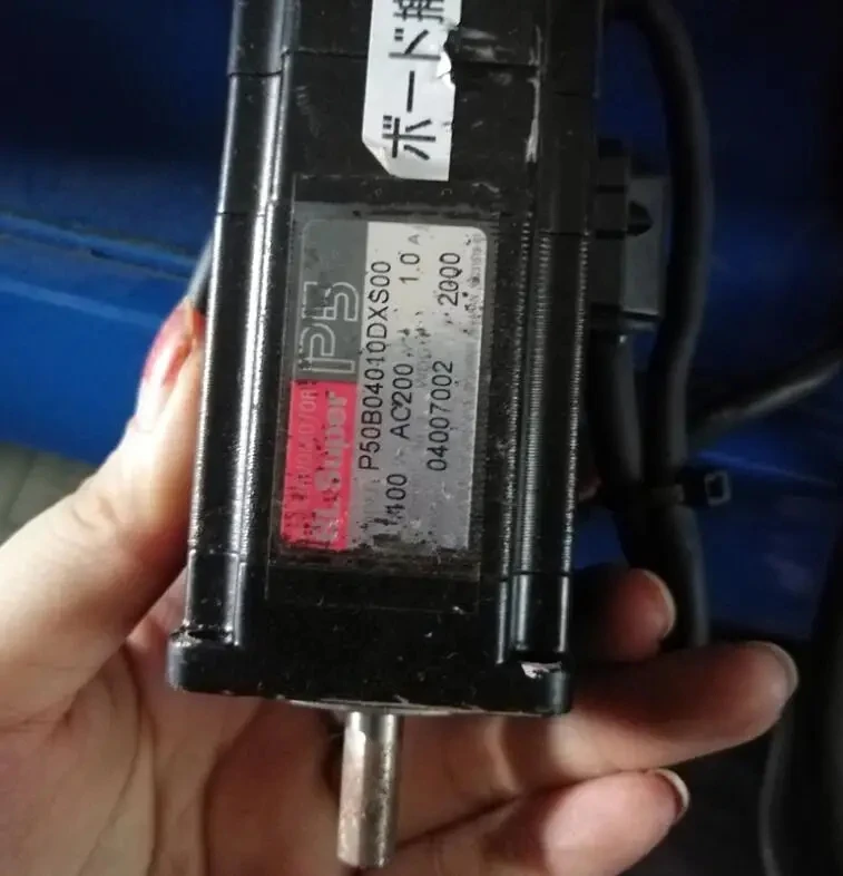 

Серводвигатель P50B04010DXS00 в хорошем рабочем состоянии, бесплатная доставка