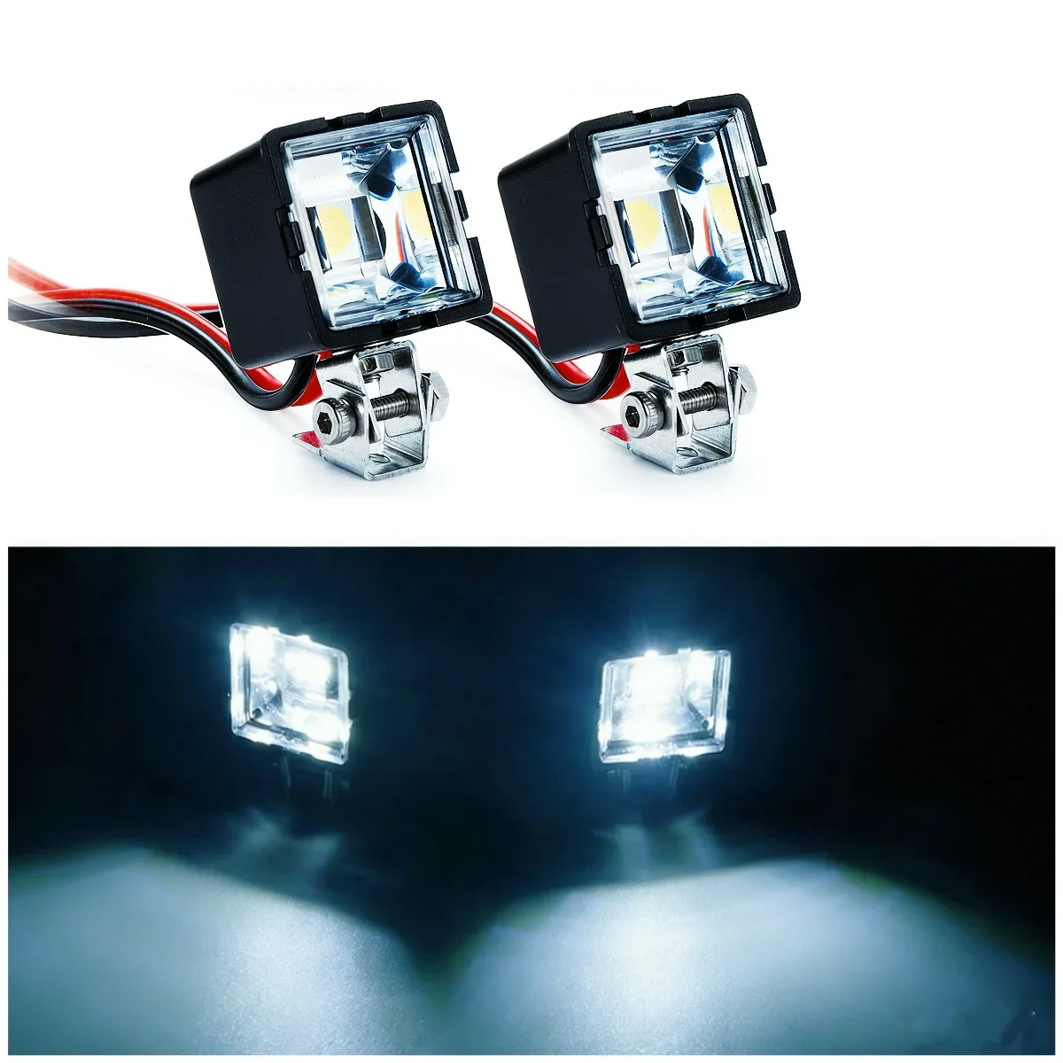 Projecteurs LED sur un Axial SCX10 illuminant un parcours d'obstacles, ambiance nocturne réaliste.
