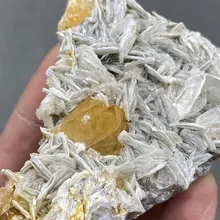 

100% natural scheelite mica comes from China Xuebaoding ore crystal stone