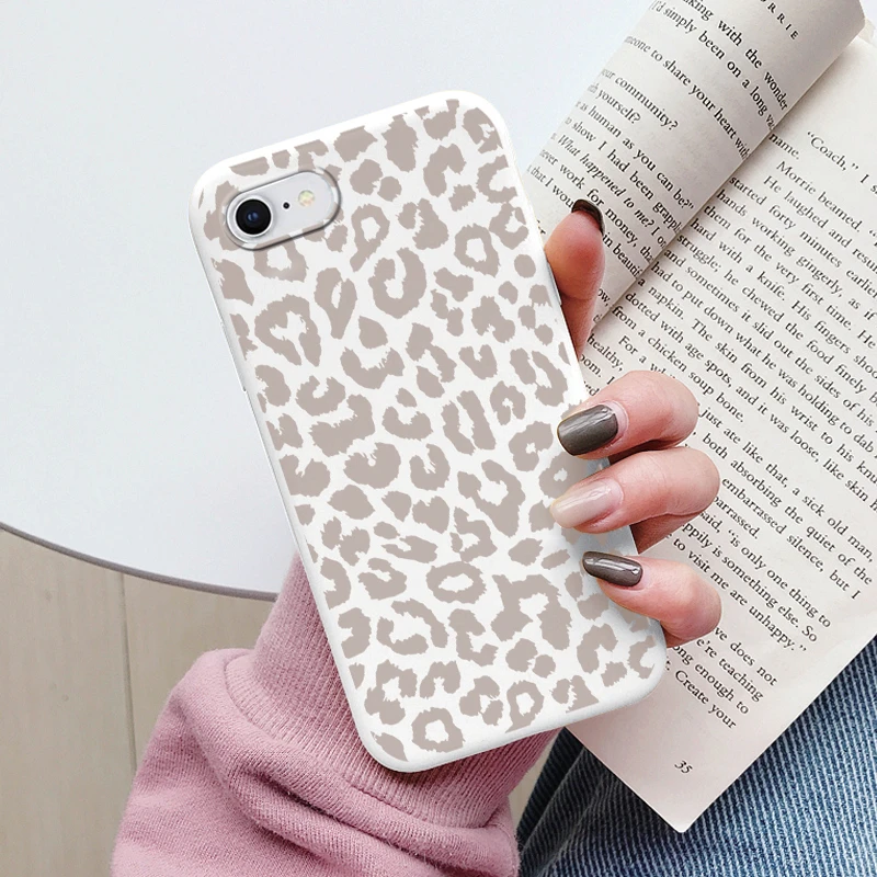 thumbnail image 1 of Flowers Funda For iphone 7 8 Plus SE 2020 Capa iphone7 7+ 8+ Phone Case Soft Silicone Cute Cat Bear Back Cover For iphone SE2020, 1 of 5